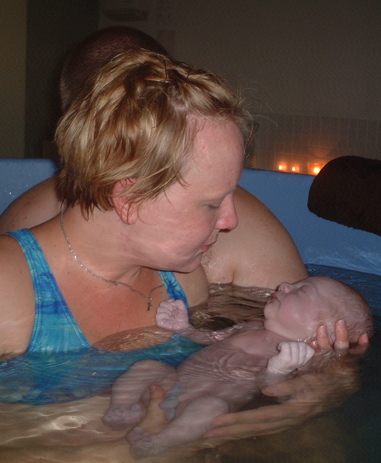 waterbirth doula support midwife birth homebirth